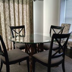 Drexel Heritage "Gourmet Dining" Pedestal Table & 4 X-Back Chairs