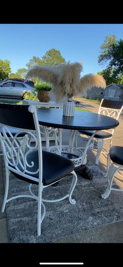 Comedor Blanco Con Negro De Fierro Las Sillas $280 Mueblesito Blanco Separado El Pecio 