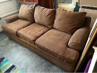 La-Z-Boy 8 foot Sofa FREE !