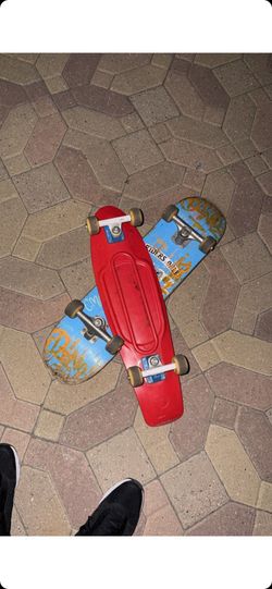 2 skate boards