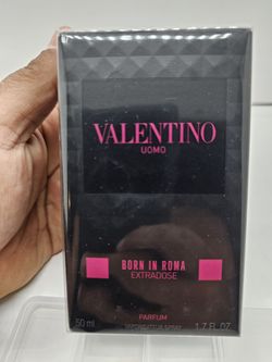 Valentino born in roma extradose