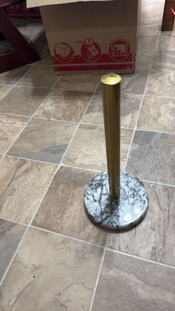 Paper towel holder