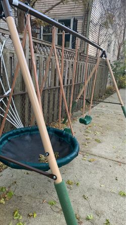 Kids swing