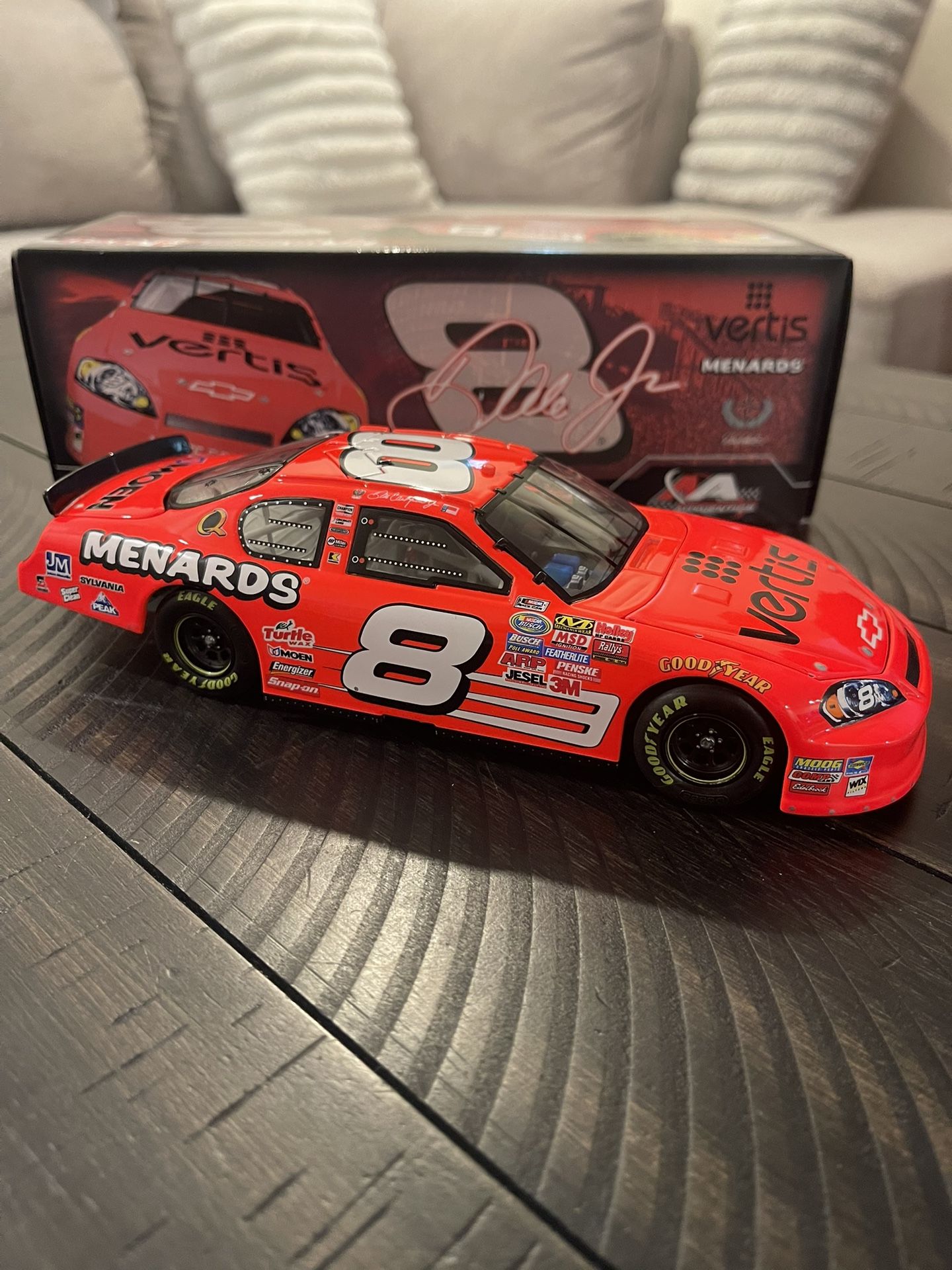 2007 Dale Earnhardt Jr #8 Menard's Monte Carlo SS 1:24
