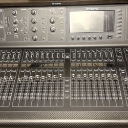 Midas M32 Digital Mixing Console – Fully Functional (Screen Damaged)