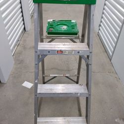 4 ft Aluminum Ladder