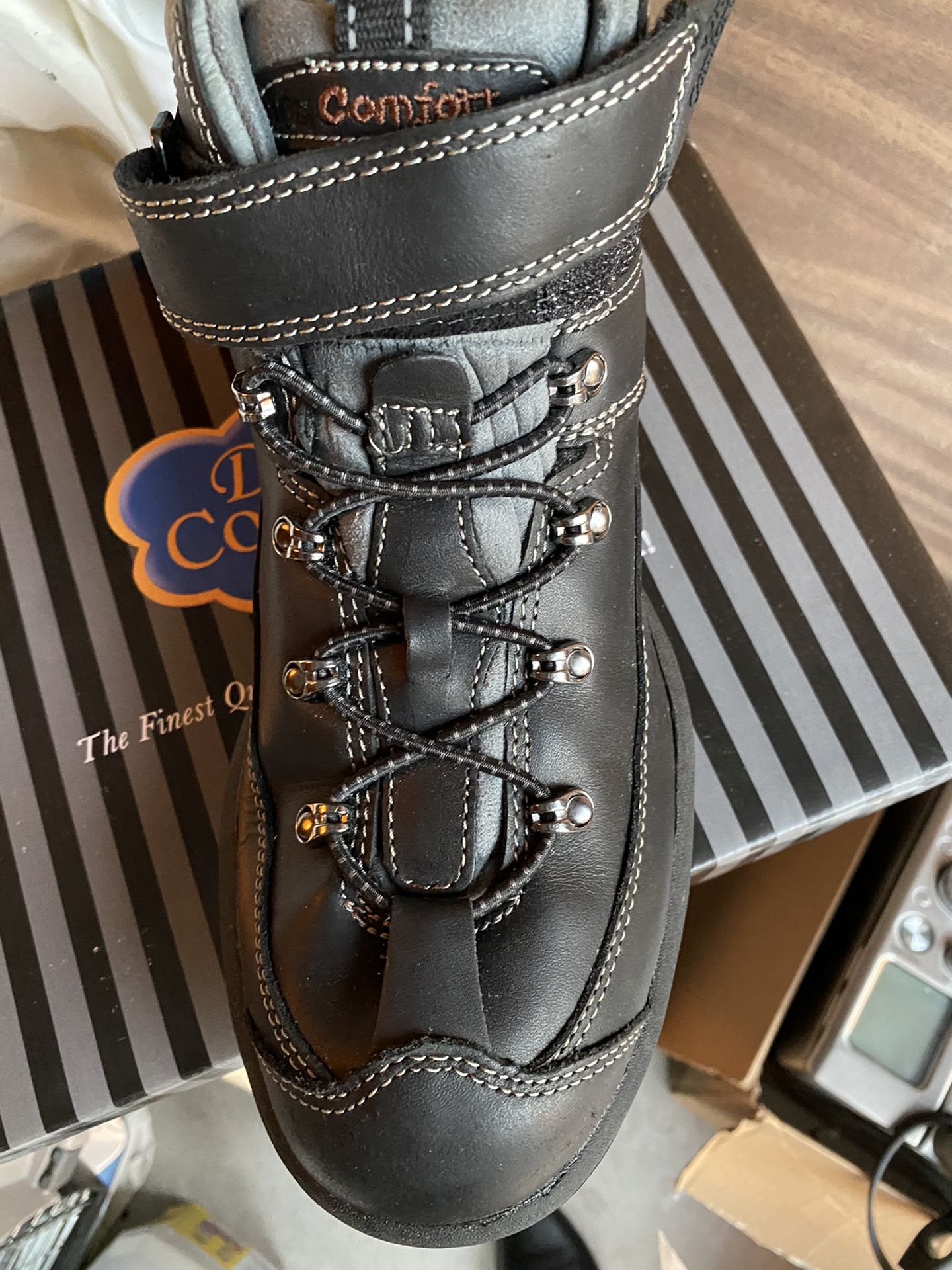 Men’s Shoes Boots 9 1/2 Dr. Comfort Almost New