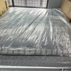 CALIFORNIA KING SIZE SEALY MATTRESS & BOX SPRINGS BED SET