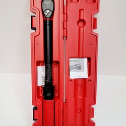 3/8" Drive Click Torque Wrench. Model 48-22-9202. Torque range is 20-100 ft-lbs. Has easy adjustment and high-contrast, laser-etched markings. Strong 