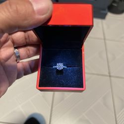 2 1/2 Ct. VVS-2 D Beautiful Engagement Ring 14k White goldโฆ$1700