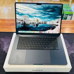APPLE MACBOOK AIR 15” 2025 M4 16GB 256GB IN BOX Like New