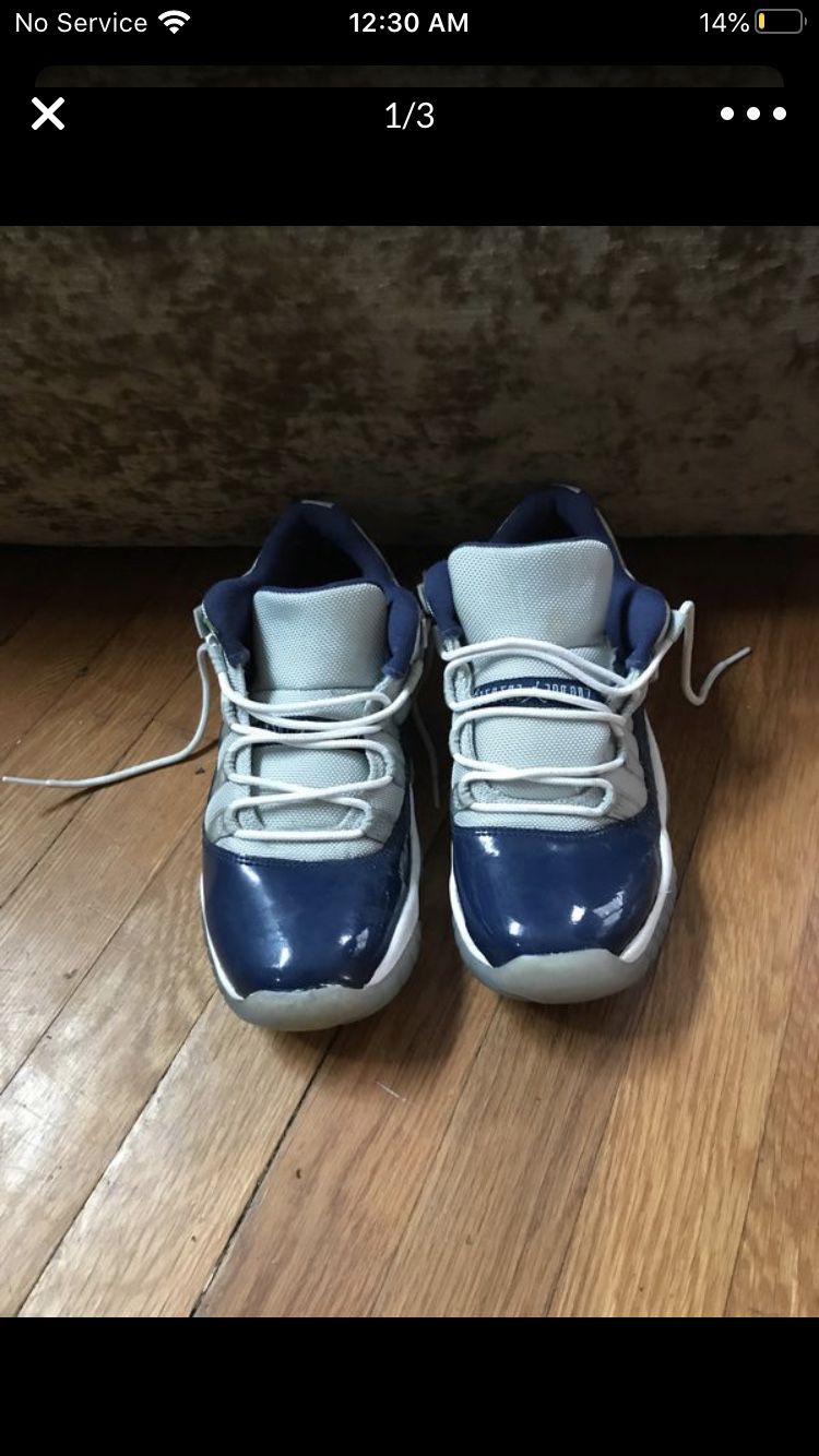 These are Jordan 11 there a little beat up but there okay size 7 1/2