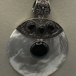 Sterling Silver Necklace 18”  w/Black Agate On 2 1/2” Nacre