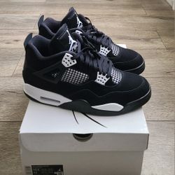 White Thunder Jordan 4