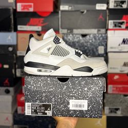 Jordan 4 “Military Black” Size 10.5M