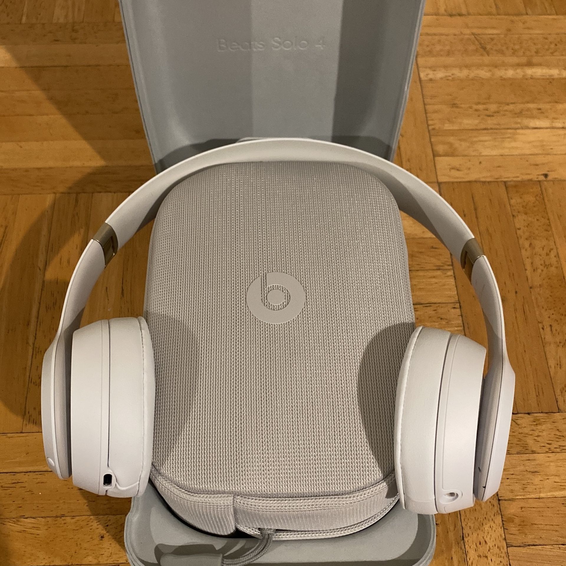 BRAND NEW Beats Solo 4 Headphones