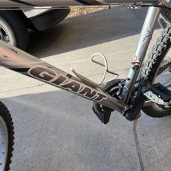 Giant Guana Mountain Bike