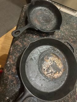 2 cast iron skillets 12” & 9” Lodge & pioneer woman pan cooking camping