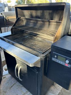 TRAEGER SILVERTON 810 PELLET GRILL SMOKER 