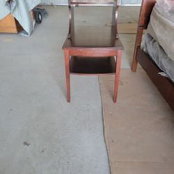 Beautiful Solid Wood Vintage Matching Nightstands 