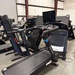 Echelon Stride 8s Commercial Treadmill – 22” Screen + 12 MPH