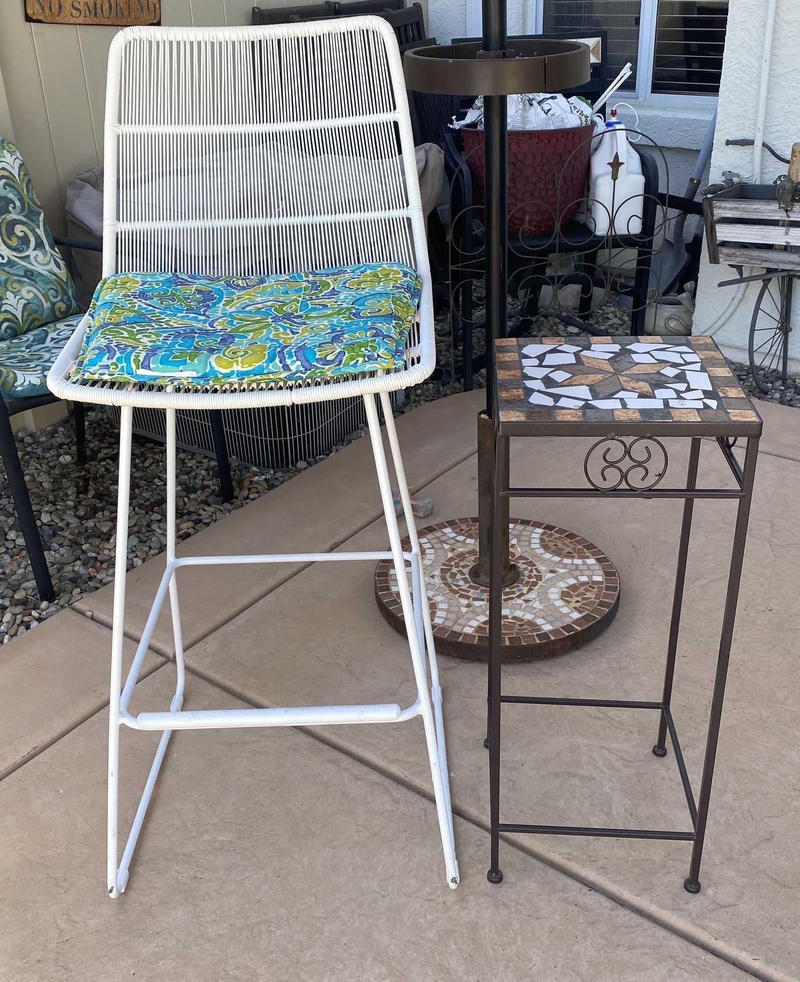 Bar Stool With Table