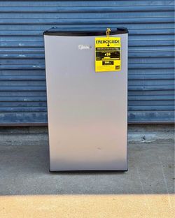 3.3 cu ft Mini Dorm Refrigerator with Freezer Silver