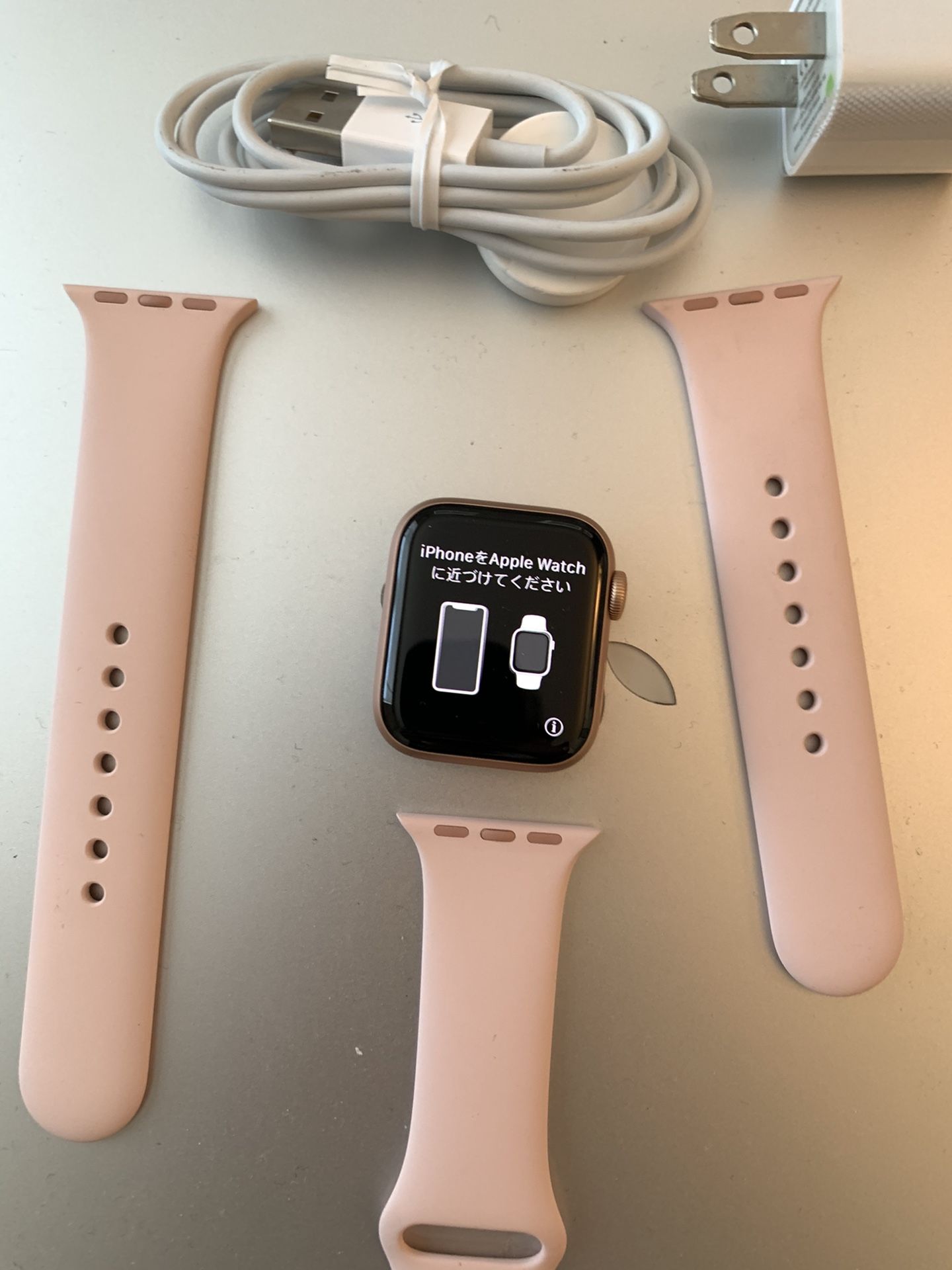 Apple Watch Series 5 40MM Rose Gold GPS model