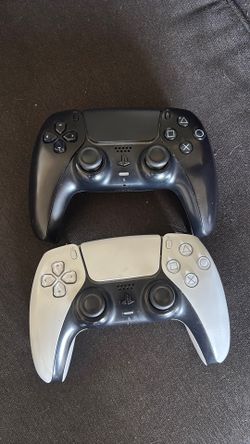 PlayStation 5 controllers