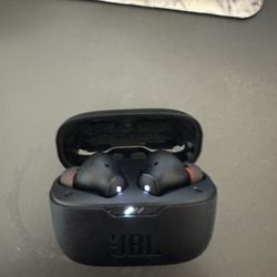 JBL Wireless Noise Cancelling Headphones