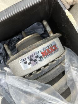 2 Suspension Maxx Struts