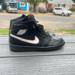 Jordan 1’s Mid speckle 