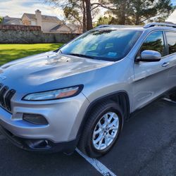 2016 LIGHT GREY JEEP CHEROKEE 4X4 