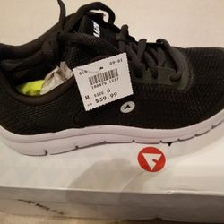 Air Walk Tennies