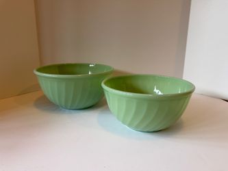 Jadeite Green Glass Mixing Bowls Set of 2 - swirl pattern, 8” & 9” bowl
