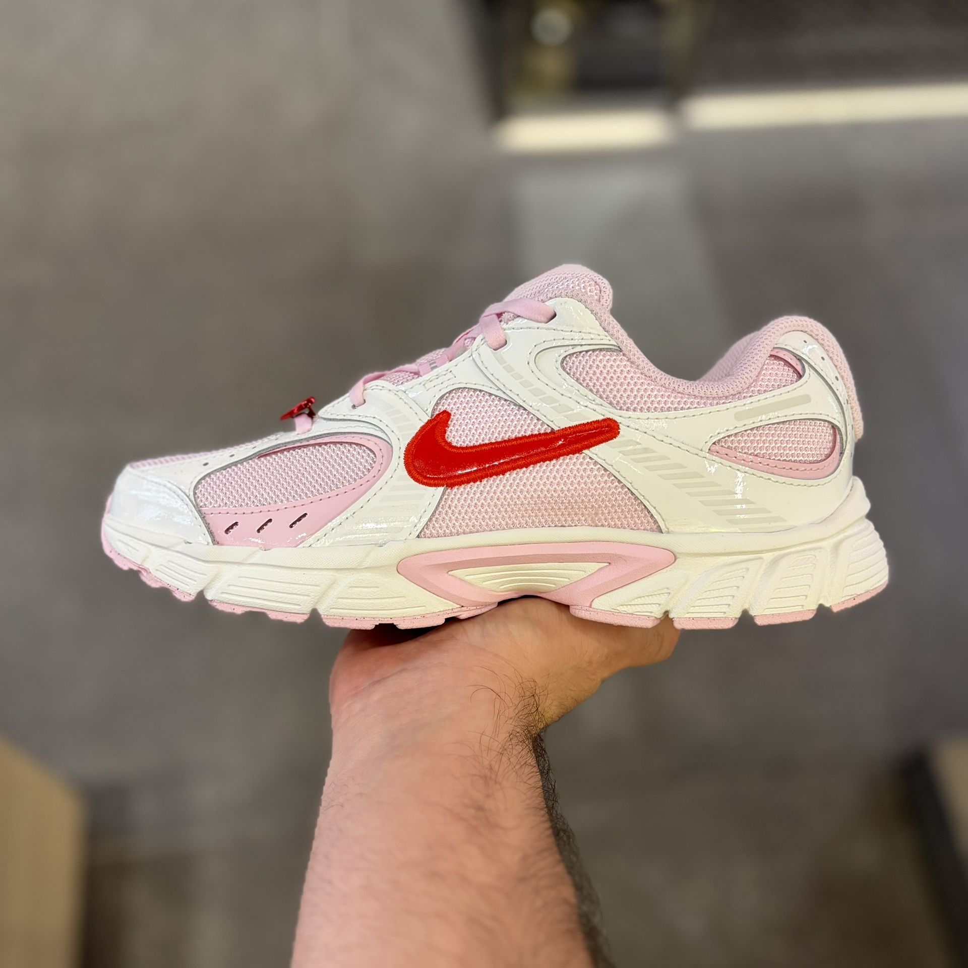 Nike V5 RNR “Valentine’s Day” (2026) (GS) Sizes 4Y / 4.5Y / 5Y / 5.5Y / 6Y / 6.5Y / 7Y IN HAND BRAND NEW