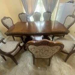 Dining Room Table Seats 6 