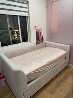 Twin size bed Day bed