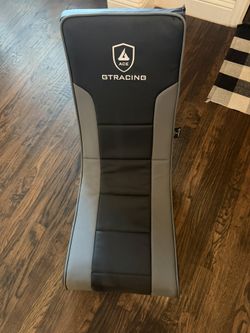 Floor Gamer Chair - Slightly Damaged