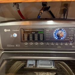 Lavadora Y Secadora  LG  Usada Pero En Buen Funcionamiento  .  Los 2 Aparatos Por  $220 