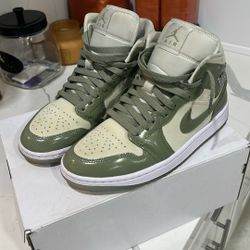 Jordan 1s Olive