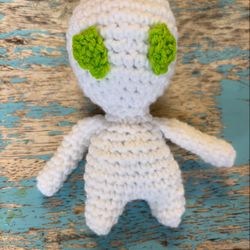 Crochet White Alien 👽 