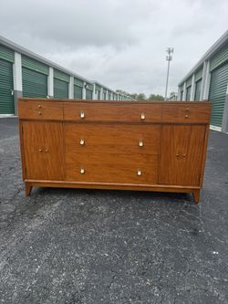 Mid Century Buffet / Sideboard / Dresser