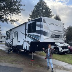 2023 Fifth Wheel Toy Hauler