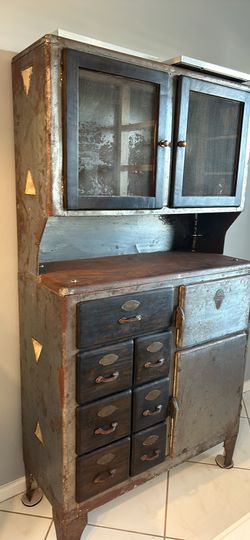 Old Ice Box /hutch