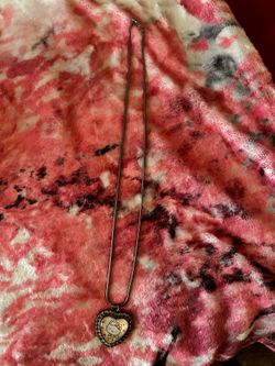 Long silver necklace with hello kitty heart pendant