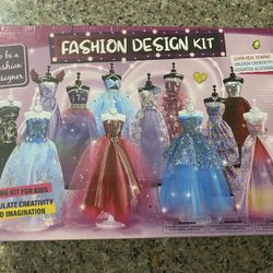 Girls’ Fashion Design Kit, NEW 