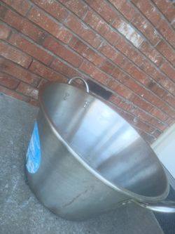 stainless steel saucepan 24" X 14"
