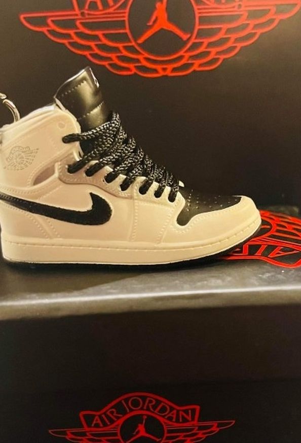 Mini 3D AJ1 Keychain