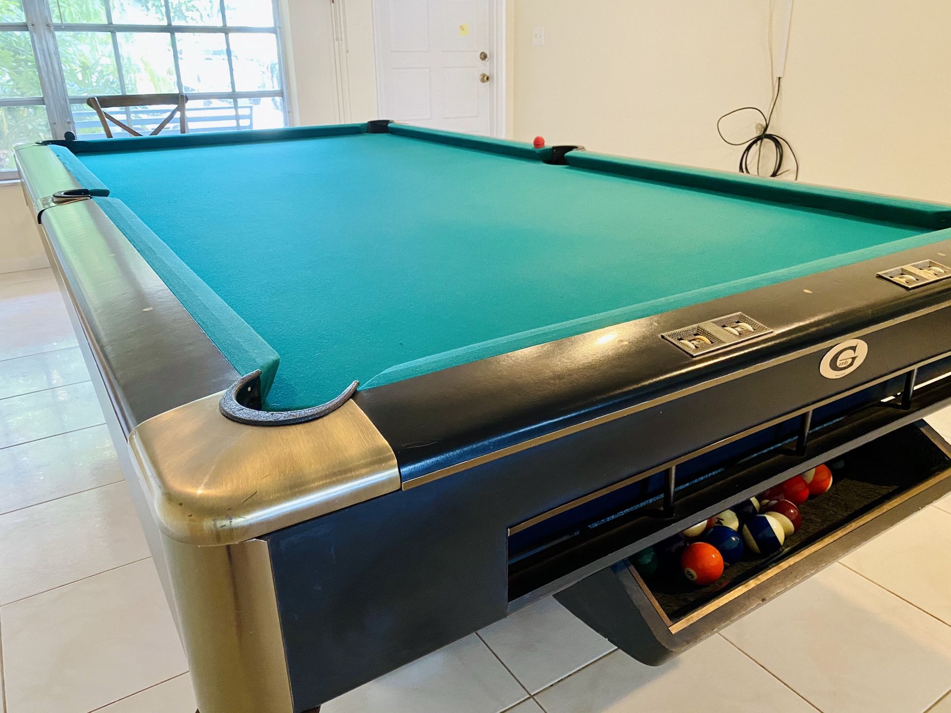 Gandy “Big G” 9’ billiard table pool table for Sale in Deerfield Beach